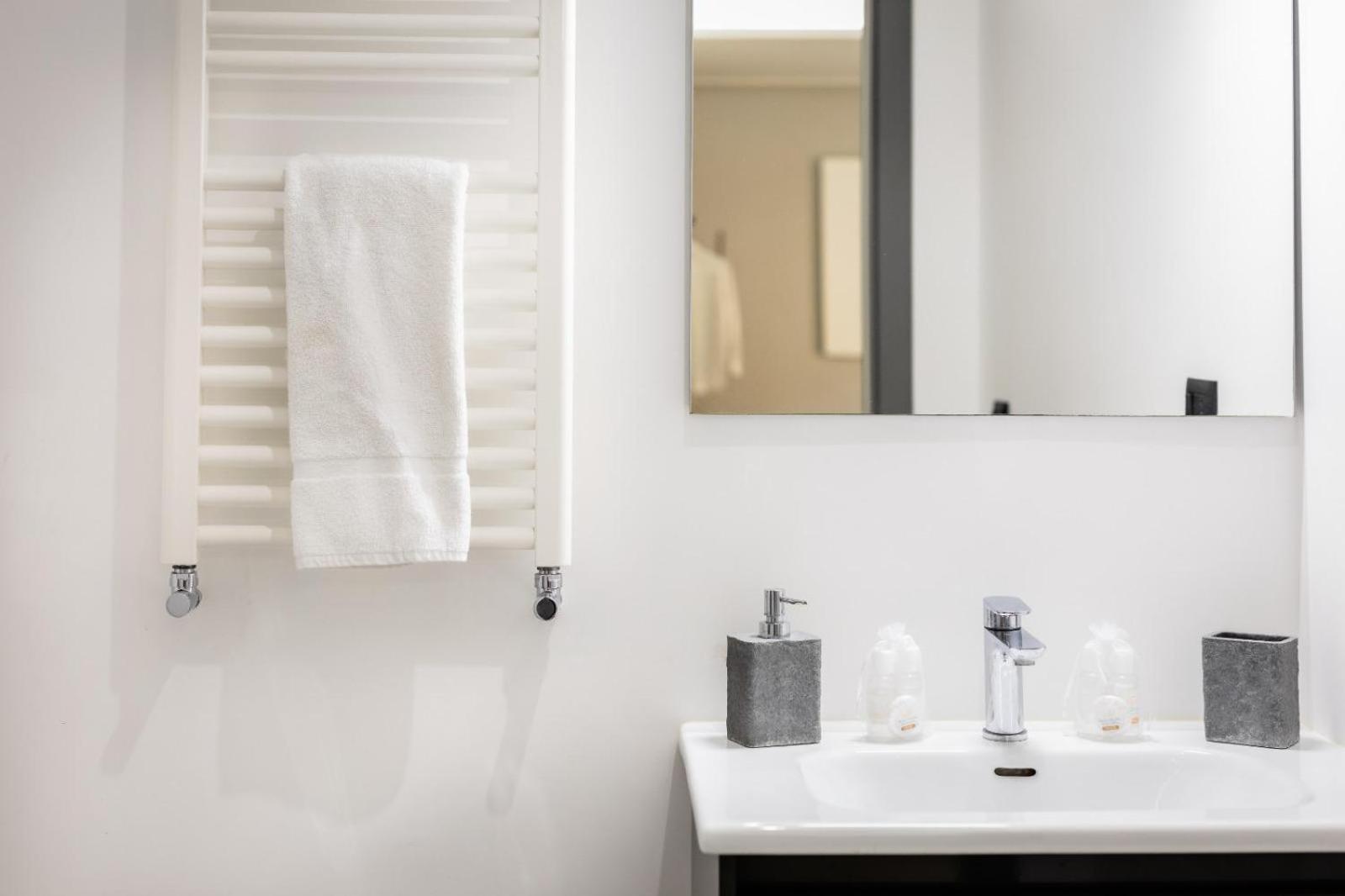 Sole Apartments แตร์ราชินา ภายนอก รูปภาพ