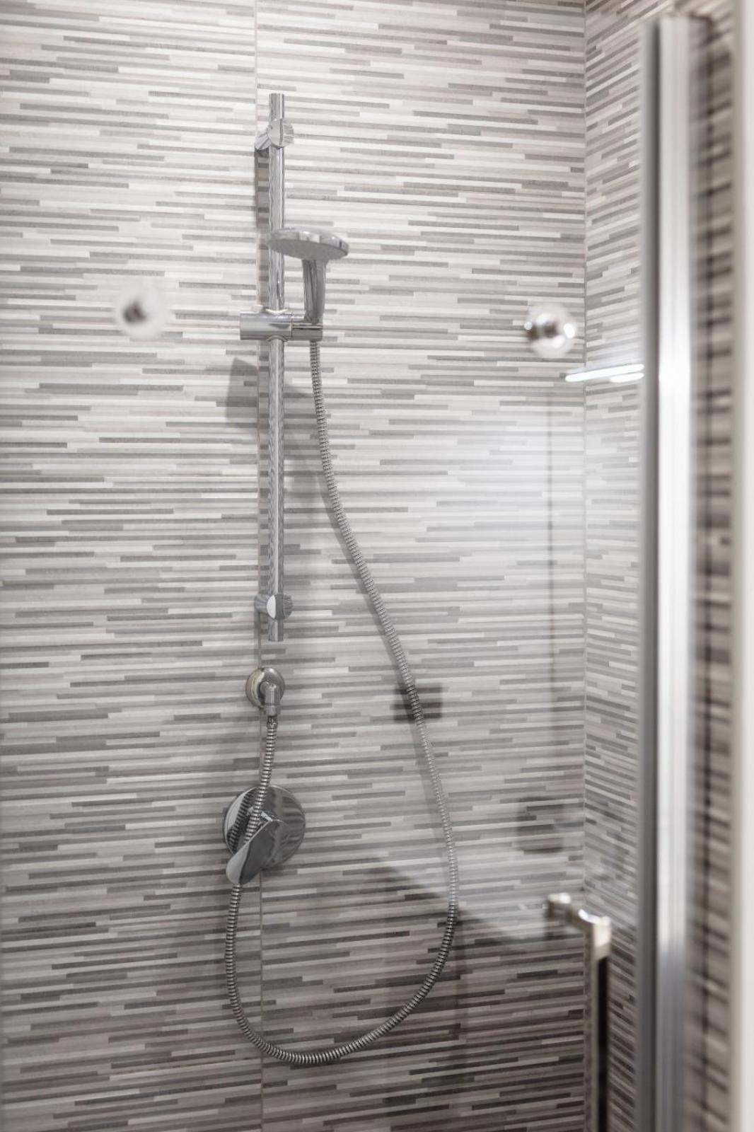 Sole Apartments แตร์ราชินา ภายนอก รูปภาพ