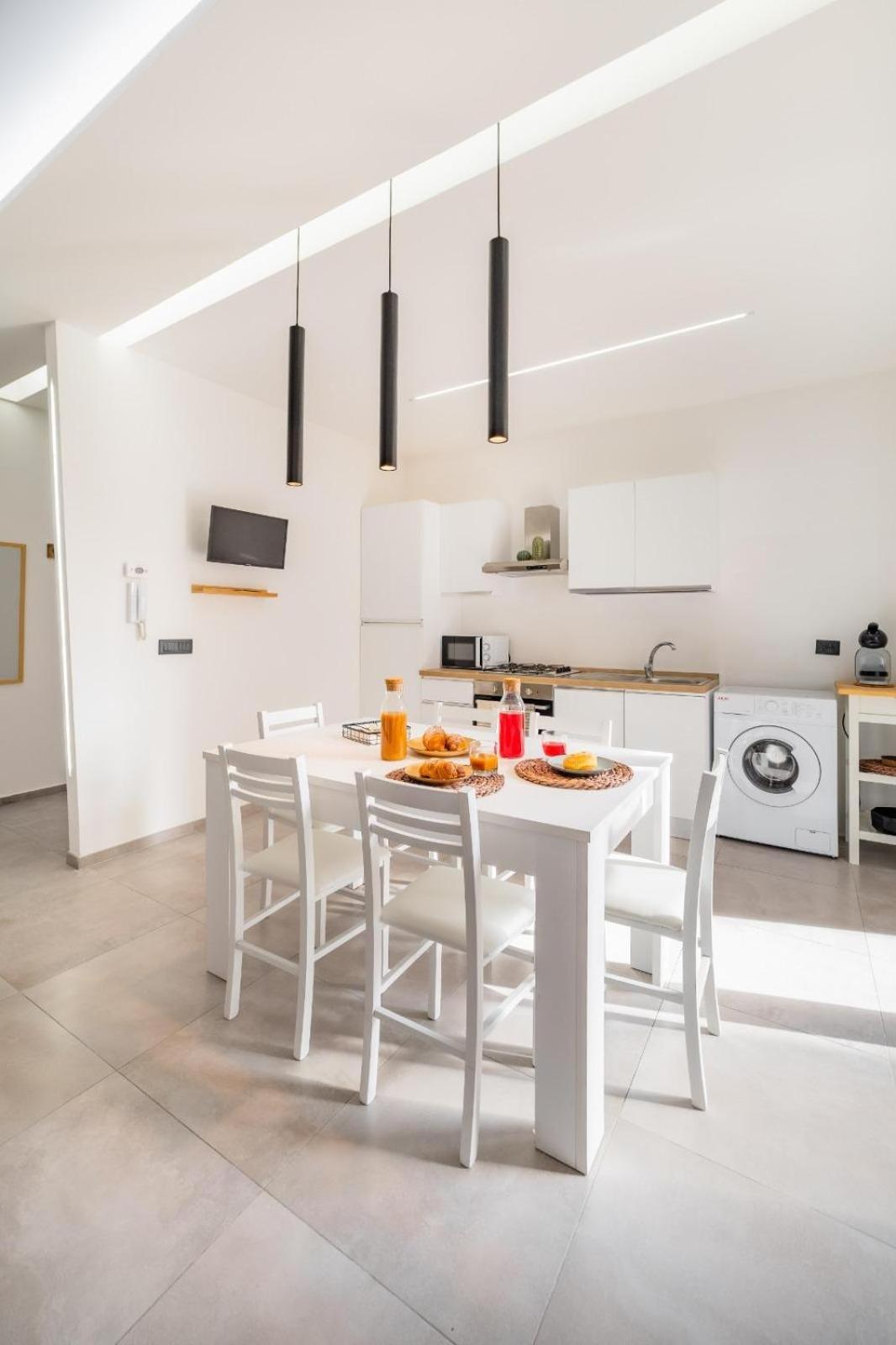 Sole Apartments แตร์ราชินา ภายนอก รูปภาพ
