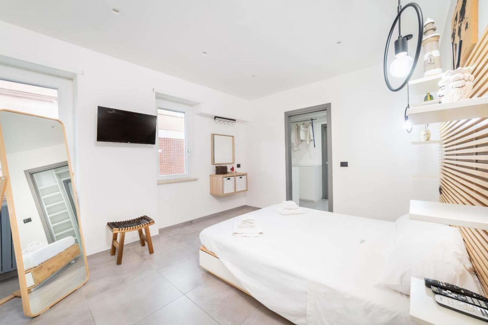 Sole Apartments แตร์ราชินา ภายนอก รูปภาพ